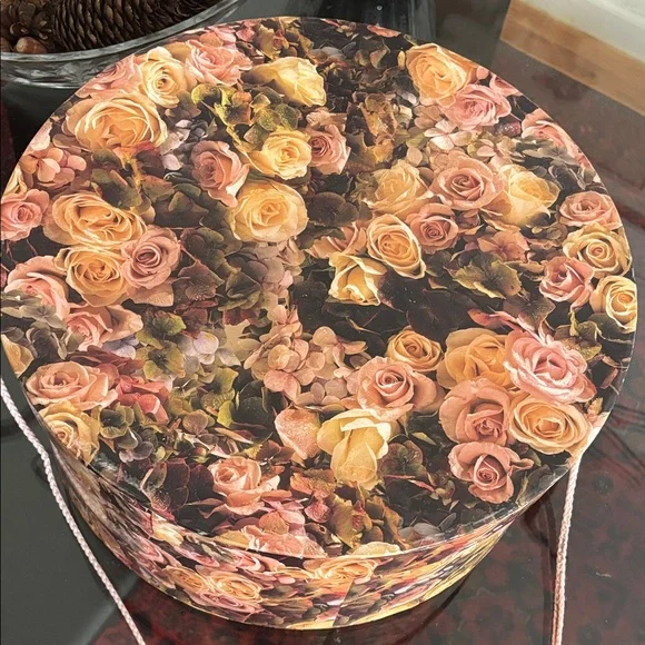 Vintage 1998 Floral Hat Box Rope Handle Home Decor